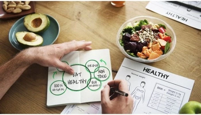 Δείτε ποιες τροφές πρέπει να τρώτε ανάλογα με την ηλικία σας